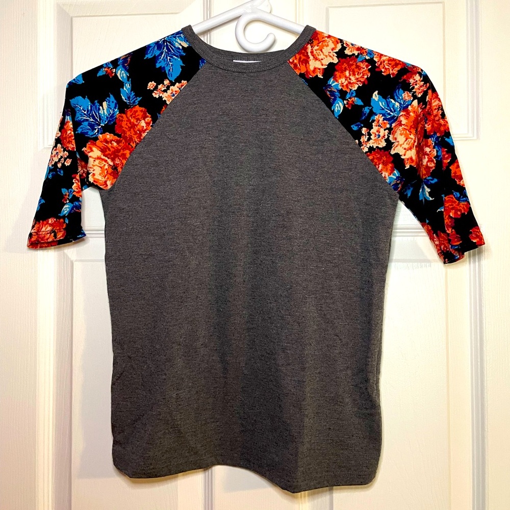 🚌 Kids LuLaRoe Sloan Baseball Tee 🚌